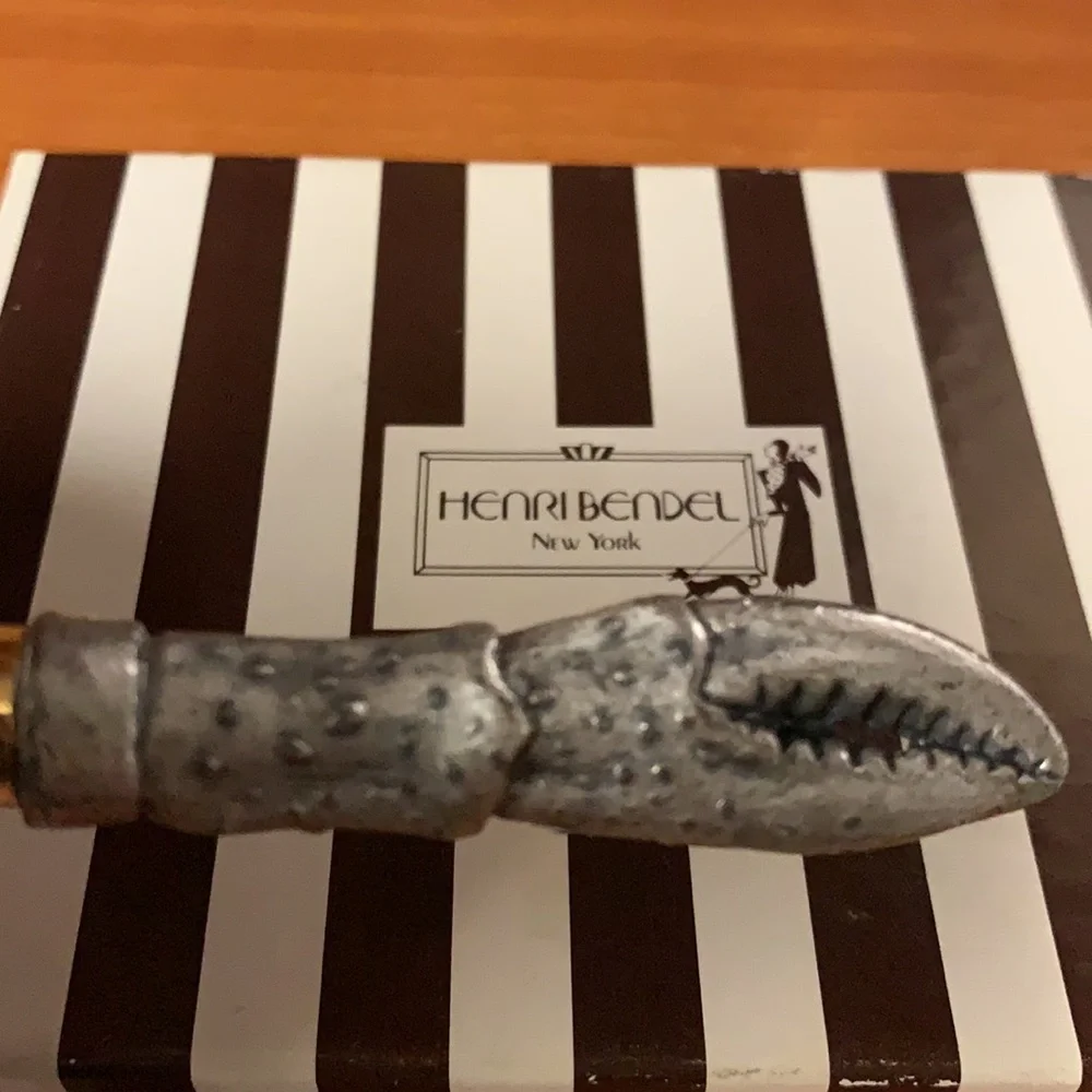 Henri Bendel NWBox. Butter Lobster Claw Handle -Pate Spreader never usedw/box